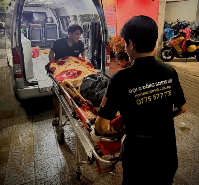 SOS 75 Huế: Những thanh niên nghĩa tình, dũng cảm của đất cố đô- Ảnh 6. SOS 75 Huế: Những thanh niên nghĩa tình, dũng cảm của đất cố đô- Ảnh 6.