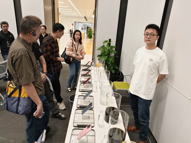 OPPO kiểm chứng độ bền smartphone bằng những thử nghiệm như thế nào? - Ảnh 2.