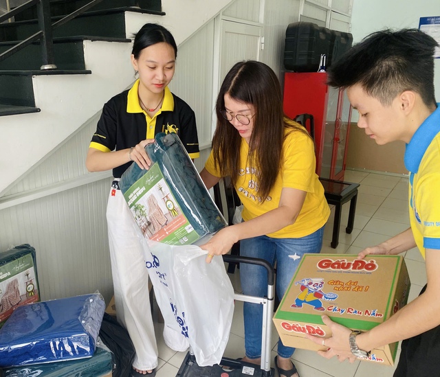 Giảm học phí sinh viên và nhiều hoạt động hướng về đồng bào vùng bão lũ- Ảnh 2.