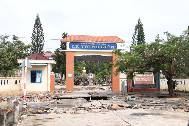 Lũ dữ t&agrave;n ph&aacute; H&ograve;a Xu&acirc;n ở Đắk Lắk, cả nước hướng về cứu gi&uacute;p d&acirc;n- Ảnh 11.