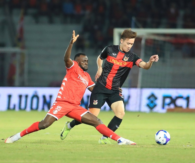 CLB Hải Ph&ograve;ng chơi qu&aacute; hay, nhưng Ho&agrave;ng Đức gi&uacute;p Ninh B&igrave;nh thắng ngược nghẹt thở- Ảnh 1.