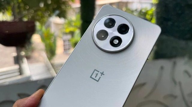 Top 5 smartphone Android đáng mua nhất năm 2025 bạn không thể bỏ lỡ - Ảnh 2. Top 5 smartphone Android đáng mua nhất năm 2025 bạn không thể bỏ lỡ - Ảnh 2.