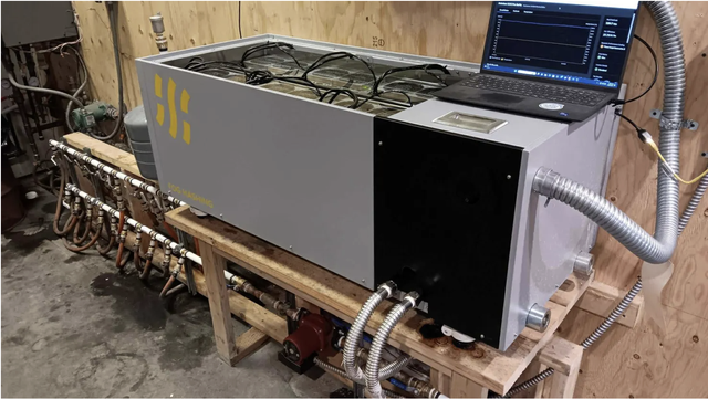 Người Mỹ d&ugrave;ng m&aacute;y đ&agrave;o Bitcoin để sưởi ấm trong m&ugrave;a đ&ocirc;ng  - Ảnh 1.