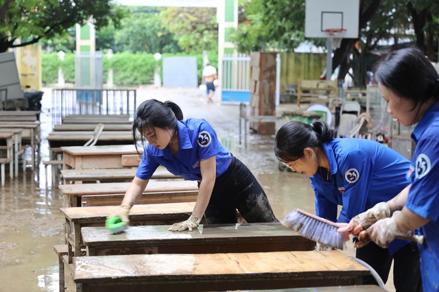 Khánh Hòa hỗ trợ 60 triệu đồng/hộ bị sập nhà- Ảnh 4. Khánh Hòa hỗ trợ 60 triệu đồng/hộ bị sập nhà- Ảnh 4.