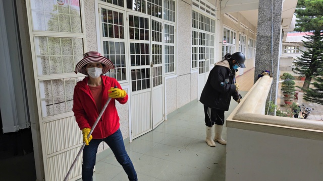 Lâm Đồng: Lũ lịch sử, trường học hư hỏng, học sinh chưa thể đến trường- Ảnh 8.