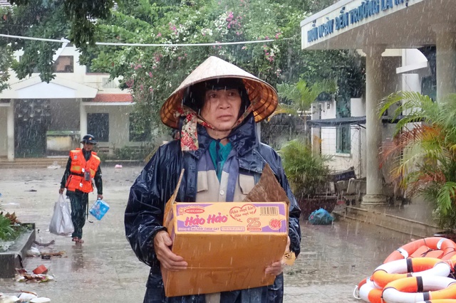 Khánh Hòa hỗ trợ 60 triệu đồng/hộ bị sập nhà- Ảnh 3. Khánh Hòa hỗ trợ 60 triệu đồng/hộ bị sập nhà- Ảnh 3.