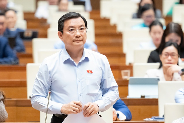 Đại biểu lo ngại tin giả trên Facebook, TikTok thao túng nhận thức xã hội- Ảnh 1. Đại biểu lo ngại tin giả trên Facebook, TikTok thao túng nhận thức xã hội- Ảnh 1.