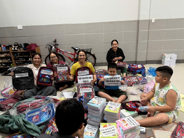 Chuyến xe nghĩa t&igrave;nh từ Quảng Ng&atilde;i đến v&ugrave;ng lũ Gia Lai, Đắk Lắk- Ảnh 1.