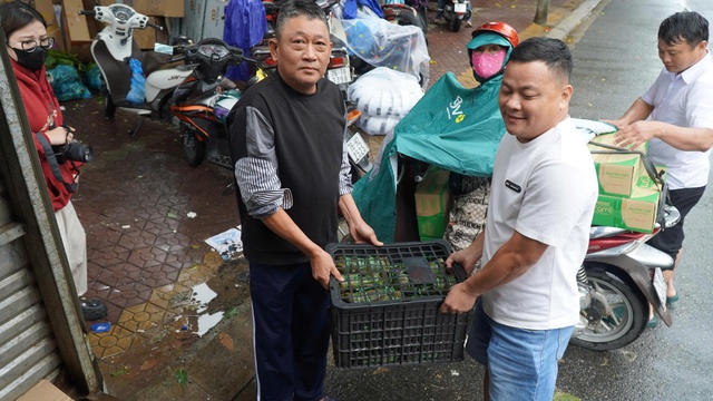 Chuyến xe nghĩa t&igrave;nh từ Quảng Ng&atilde;i đến v&ugrave;ng lũ Gia Lai, Đắk Lắk- Ảnh 3.