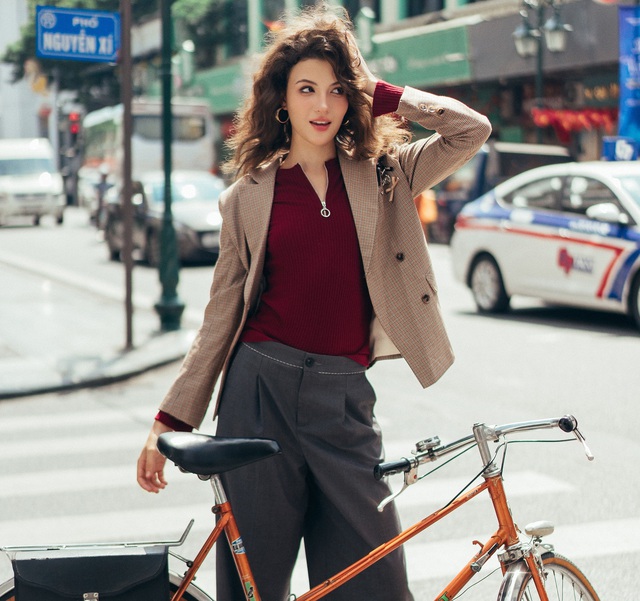 Cả tuần mặc đẹp với muôn kiểu áo khoác đa năng - Ảnh 4.