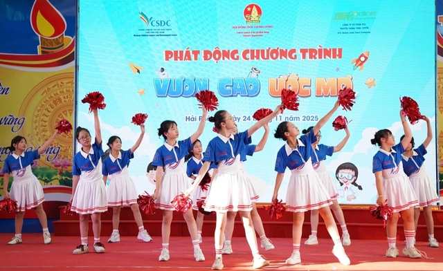 Phát động chương trình Vươn cao ước mơ cho thiếu nhi mạnh dạn chia sẻ mong muốn - Ảnh 1.