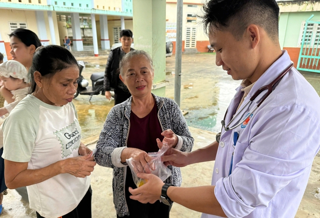 TP.HCM điều động h&agrave;ng trăm y b&aacute;c sĩ chi viện cho Kh&aacute;nh H&ograve;a, Ph&uacute; Y&ecirc;n - Ảnh 9.