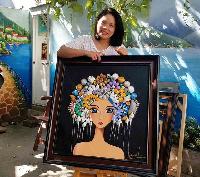 Khám phá tranh từ sỏi: Nghệ thuật gắn kết tự nhiên của họa sĩ Mỹ Hạnh - Ảnh 1. Khám phá tranh từ sỏi: Nghệ thuật gắn kết tự nhiên của họa sĩ Mỹ Hạnh - Ảnh 1.