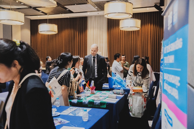 C&oacute; phải cứ du học Phần Lan sẽ được mang theo con nhỏ, gia đ&igrave;nh đi c&ugrave;ng?- Ảnh 2.