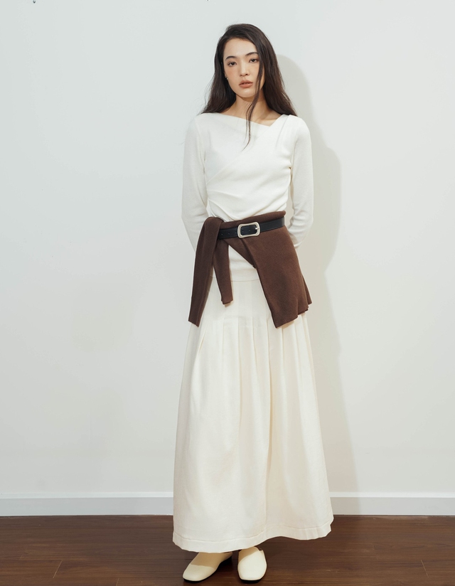 Diện chân váy dài tới công sở, phối đồ càng đơn giản càng đẹp, sang Diện chân váy dài tới công sở, phối đồ càng đơn giản càng đẹp, sang- Ảnh 7.