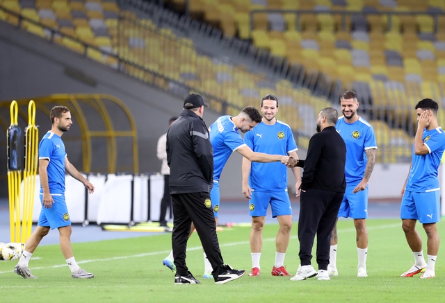 FAM sốc lớn v&igrave; h&agrave;ng loạt nh&agrave; t&agrave;i trợ bu&ocirc;ng tay: Kh&ocirc;ng ai muốn đứng cạnh &lsquo;kẻ&rsquo; bị FIFA phạt nặng- Ảnh 2.