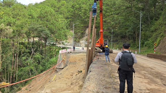 Đèo Prenn Đà Lạt sau hơn 1 năm nâng cấp bị sụt lún nghiêm trọng- Ảnh 5. Đèo Prenn Đà Lạt sau hơn 1 năm nâng cấp bị sụt lún nghiêm trọng- Ảnh 5.