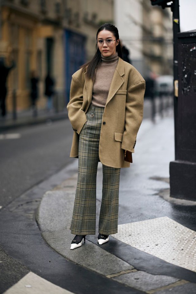 Chiếc quần kẻ ca rô khiến mọi cô gái trông 'đắt giá' hơn ngay lập tức- Ảnh 2.