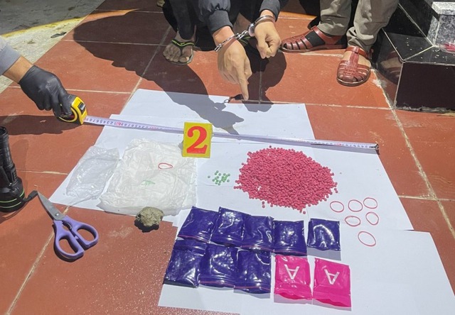 Quảng Trị: Mang cả nghìn viên ma túy ra nghĩa địa cất giấu để dùng dần- Ảnh 2. Quảng Trị: Mang cả nghìn viên ma túy ra nghĩa địa cất giấu để dùng dần- Ảnh 2.