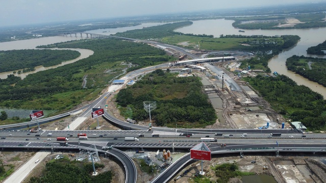 Phó thủ tướng kiểm tra tiến độ dự án Vành đai 3 kết nối TPHCM với Nhơn Trạch - Ảnh 2. Phó thủ tướng kiểm tra tiến độ dự án Vành đai 3 kết nối TPHCM với Nhơn Trạch - Ảnh 2.