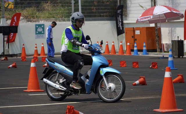 Đề xuất th&ecirc;m b&agrave;i s&aacute;t hạch thực h&agrave;nh, thi giấy ph&eacute;p l&aacute;i xe m&aacute;y sẽ kh&oacute; hơn - Ảnh 1.