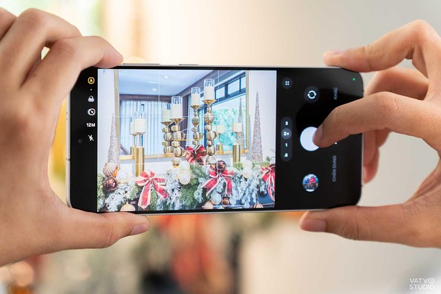 Galaxy S25 FE: M&oacute;n qu&agrave; Gi&aacute;ng sinh đ&aacute;ng gi&aacute;, lợi &iacute;ch d&agrave;i l&acirc;u cho cả năm sau - Ảnh 1.