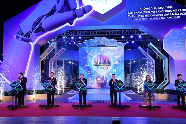 VWS triển lãm mô hình xử lý rác hiện đại, người dân TP.HCM hào hứng tham quan- Ảnh 1. VWS triển lãm mô hình xử lý rác hiện đại, người dân TP.HCM hào hứng tham quan- Ảnh 1.