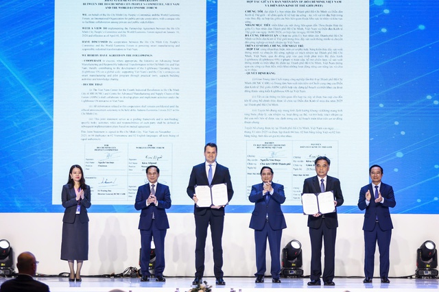 TP.HCM và WEF ra Tuyên bố thúc đẩy sản xuất thông minh cho tương lai Việt Nam- Ảnh 1. TP.HCM và WEF ra Tuyên bố thúc đẩy sản xuất thông minh cho tương lai Việt Nam- Ảnh 1.