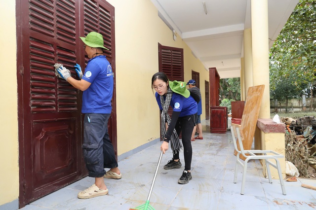 H&agrave;nh tr&igrave;nh 5.000 phần qu&agrave; v&agrave; những tr&aacute;i tim đồng cảm- Ảnh 3.