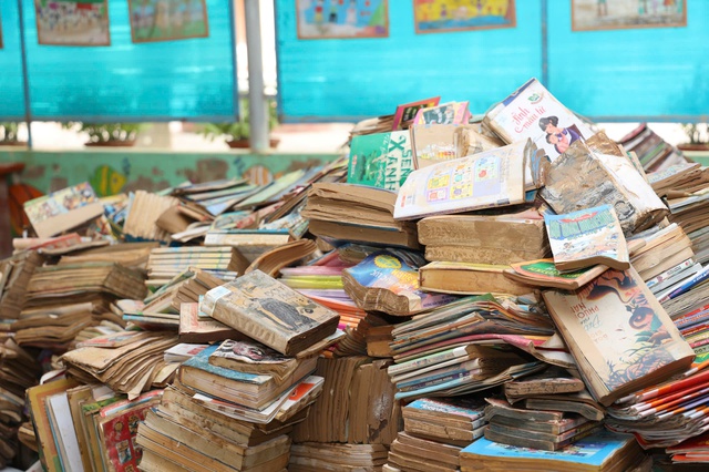 Báo Người Lao Động phát động chương trình Triệu tập vở cho học sinh vùng bị thiên tai- Ảnh 2. Báo Người Lao Động phát động chương trình Triệu tập vở cho học sinh vùng bị thiên tai- Ảnh 2.