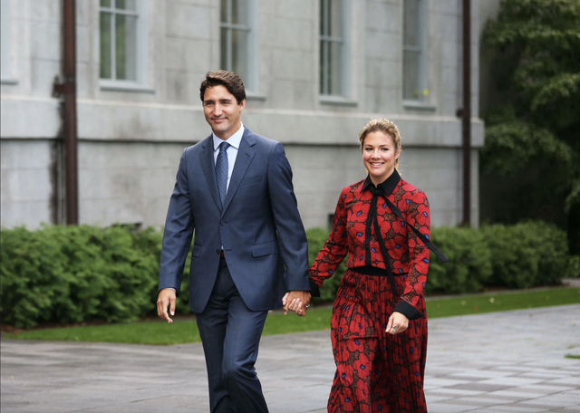 Cựu Thủ tướng Canada Justin Trudeau t&igrave;m mọi c&aacute;ch gặp Katy Perry - Ảnh 2.