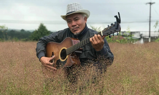 Nghệ sĩ Phương Bình day dứt vì sống xa vợ hơn 30 năm vì mê nghệ thuật - Ảnh 2.