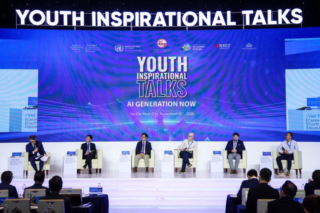 Nh&agrave; s&aacute;ng lập Robotics khuy&ecirc;n giới trẻ: 'H&atilde;y học tiếng Anh v&agrave; học thật giỏi'- Ảnh 2.