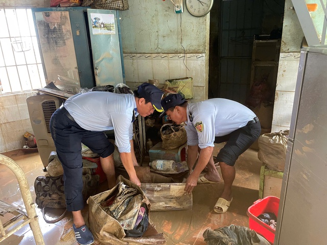 C&ocirc;ng ty Yến s&agrave;o Kh&aacute;nh H&ograve;a chung tay tiếp sức đồng b&agrave;o vượt qua b&atilde;o lũ - Ảnh 1.