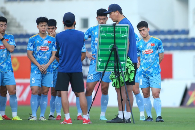 Lịch thi đấu U.23 Việt Nam mới nhất sau khi Campuchia xin r&uacute;t: Đổi ng&agrave;y, vẫn đ&aacute; giờ đẹp...- Ảnh 6.