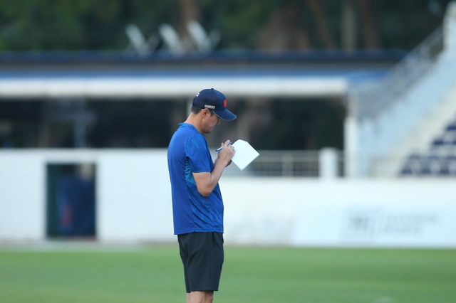 Lịch thi đấu U.23 Việt Nam mới nhất sau khi Campuchia xin r&uacute;t: Đổi ng&agrave;y, vẫn đ&aacute; giờ đẹp...- Ảnh 7.