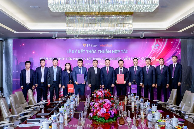 Hợp tác chiến lược thúc đẩy chuyển đổi số toàn diện giữa TPBank và Viettel- Ảnh 3. Hợp tác chiến lược thúc đẩy chuyển đổi số toàn diện giữa TPBank và Viettel- Ảnh 3.