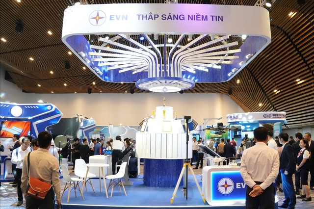 Triển l&atilde;m c&ocirc;ng nghệ quy m&ocirc; lớn nhất từ trước đến nay của ng&agrave;nh điện Việt Nam- Ảnh 2.