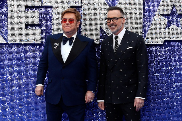 Danh ca Elton John lần đầu trải lòng về biến cố sức khỏe - Ảnh 1.