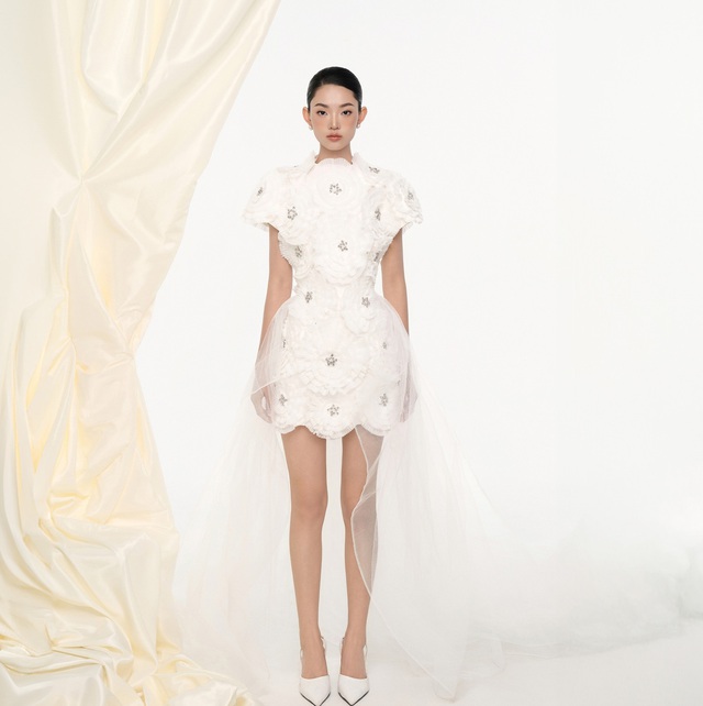 Tỏa sáng trong những bữa tiệc cuối năm cùng trang phục đính kết - Ảnh 7.