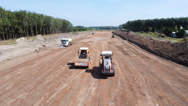 V&igrave; sao cao tốc Gia Nghĩa - Chơn Th&agrave;nh thi c&ocirc;ng cầm chừng?- Ảnh 6.
