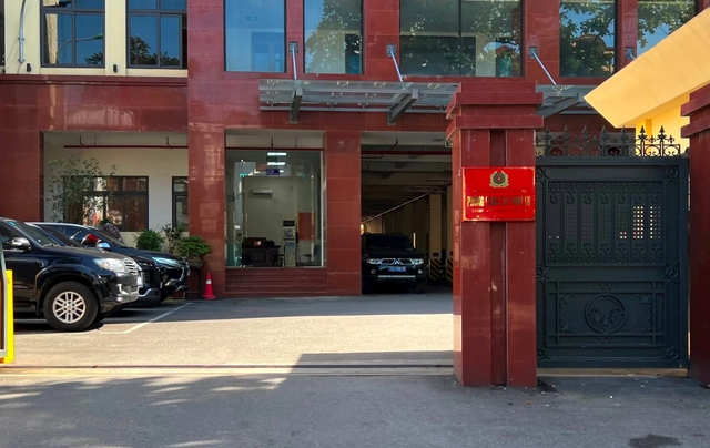 Bảo mẫu bị khởi tố sau vụ bé 2 tuổi tử vong - Ảnh 1.