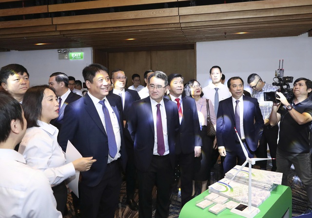 Triển l&atilde;m c&ocirc;ng nghệ quy m&ocirc; lớn nhất từ trước đến nay của ng&agrave;nh điện Việt Nam- Ảnh 1.