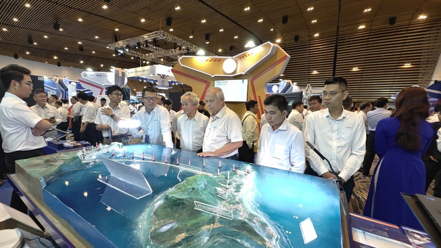 Triển l&atilde;m c&ocirc;ng nghệ quy m&ocirc; lớn nhất từ trước đến nay của ng&agrave;nh điện Việt Nam- Ảnh 11.