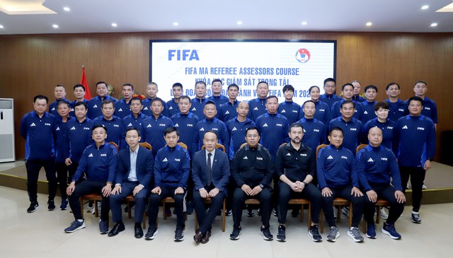 FIFA cử chuy&ecirc;n gia xịn s&aacute;t c&aacute;nh c&ugrave;ng VFF: Việt Nam c&oacute; th&ecirc;m 'vua &aacute;o đen' ở giải quốc tế- Ảnh 4.