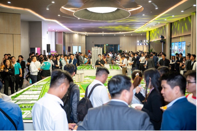 Happy One Mori ra mắt tổ hợp nhà mẫu hút gần 1.500 khách tham dự