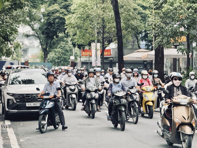 Thời tiết TP.HCM hôm nay 20 độ C, Nam bộ có nơi dưới 18 độ C - Ảnh 1.