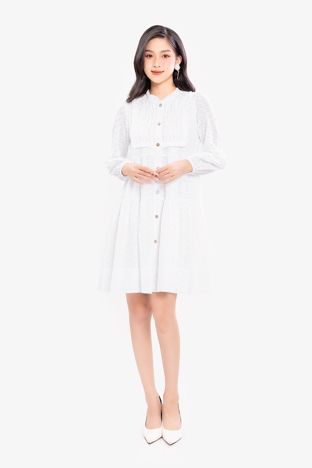 Trang phục đục lỗ nhỏ tạo vẻ ngoài độc đáo, khác biệt cho nàng- Ảnh 2. Trang phục đục lỗ nhỏ tạo vẻ ngoài độc đáo, khác biệt cho nàng- Ảnh 2.