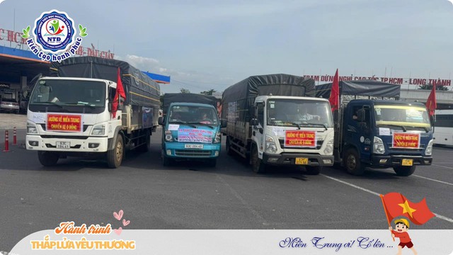 Trường tiểu học ở TP.HCM chở 30 tấn hàng hóa tặng học sinh, bà con Phú Yên - Ảnh 1.