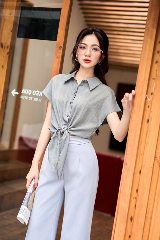 Áo buộc vạt nơ, ‘nút thắt’ thần kỳ biến áo cơ bản trở thành sành điệu- Ảnh 6.